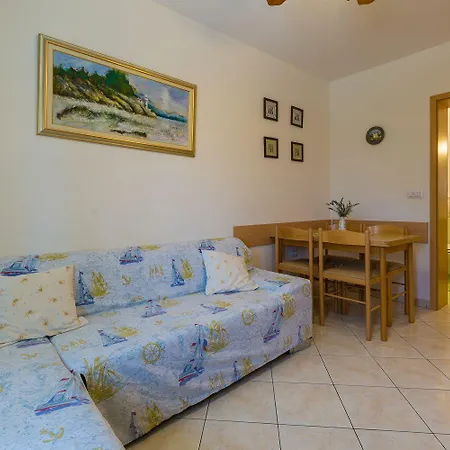 Vintage-style Nur 70 Meter Zum Mit Meerblick Und Parkplatz Crikvenica