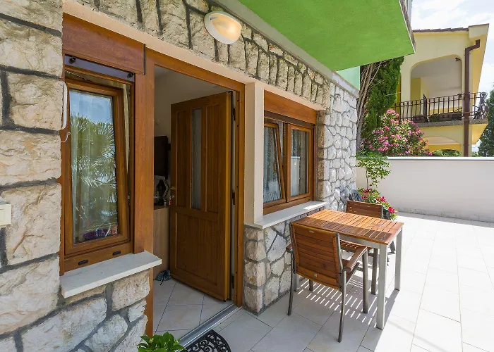 Apartamento Vintage-style Nur 70 Meter Zum Mit Meerblick Und Parkplatz Crikvenica